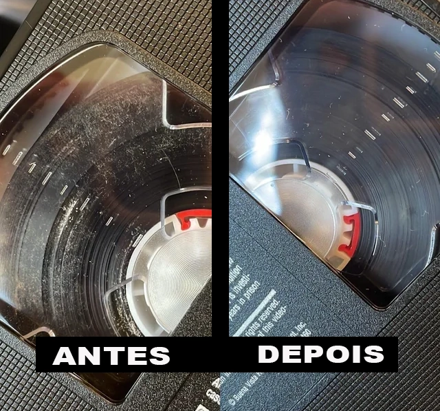Comparação de fita VHS com mofo antes e depois da limpeza